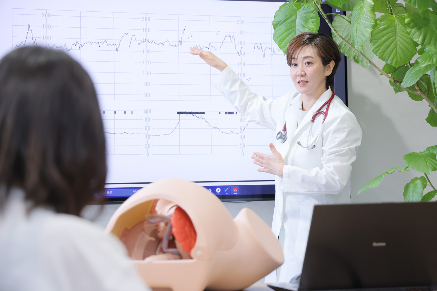 ドクター兼弁護士の富永愛